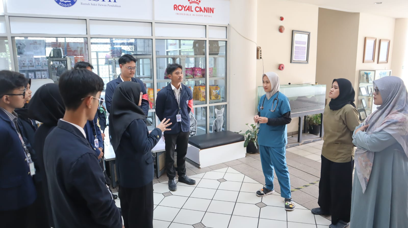RSHP menerima kunjungan dari kegiatan Faculty Tour acara intravena SKHB IPB