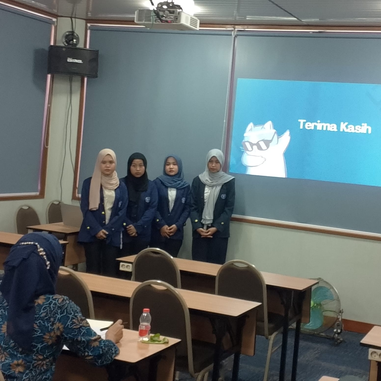 Magang Kerja dari Sarjana Terapan Paramedik Veteriner, Sekolah Vokasi IPB University di RSHP SKHB